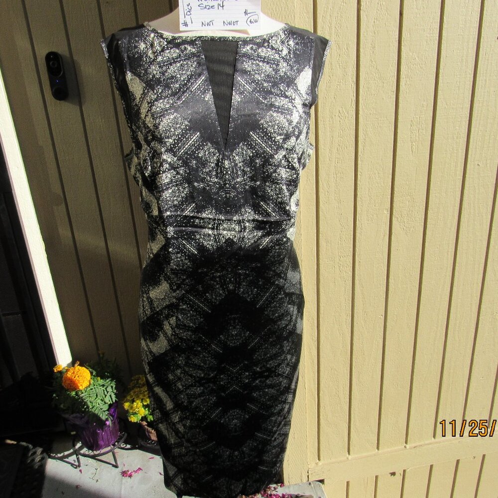 #606  NEW WOMAN'S NAVY & WHITE PATTERNED SHEATH DRESS BY AUTOGRAPH  (SIZE 14)